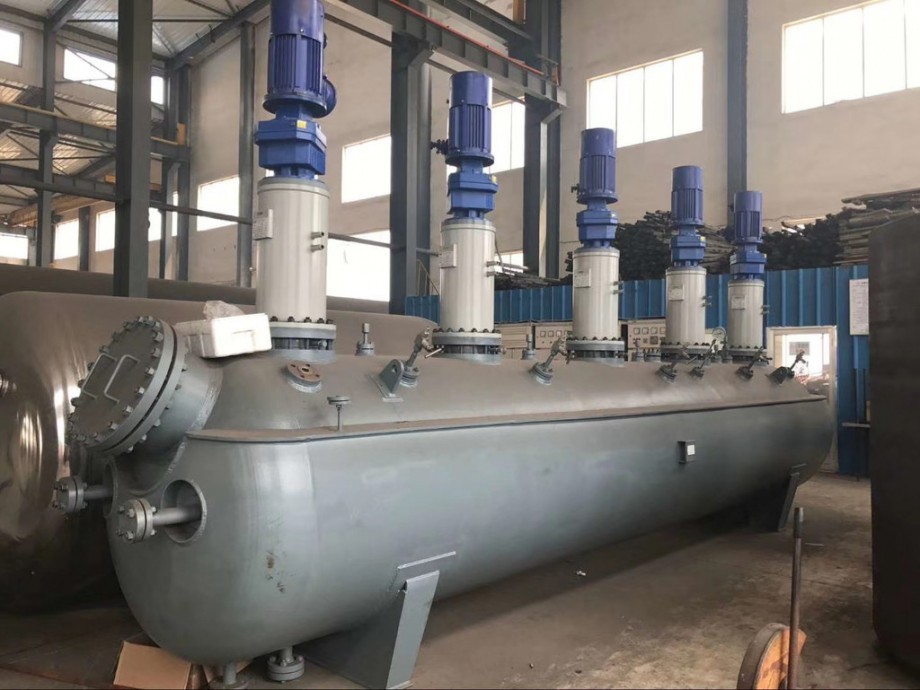 5000L外盤管加熱不銹鋼反應(yīng)釜 5000L外盤管加熱不銹鋼反應(yīng)釜